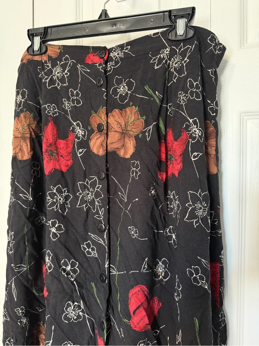 Laura Scott Black Floral Button Front Midi Skirt XL Boho Rayon - Picture 2 of 3